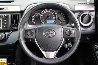 2017 Toyota RAV4 - Thumbnail