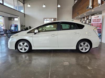 2013 Toyota Prius - Thumbnail