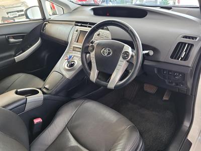 2013 Toyota Prius - Thumbnail