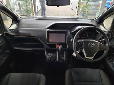 2014 Toyota Voxy - Thumbnail