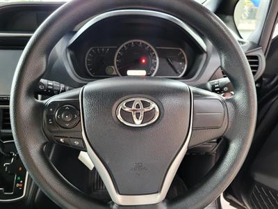 2014 Toyota Voxy - Thumbnail