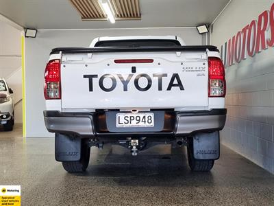 2018 Toyota Hilux - Thumbnail