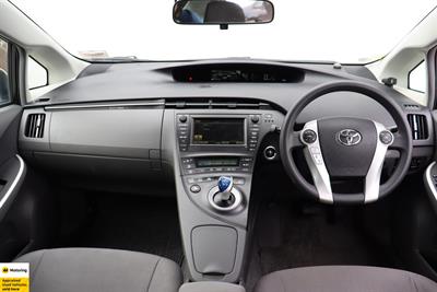 2010 Toyota Prius - Thumbnail