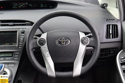 2010 Toyota Prius - Thumbnail