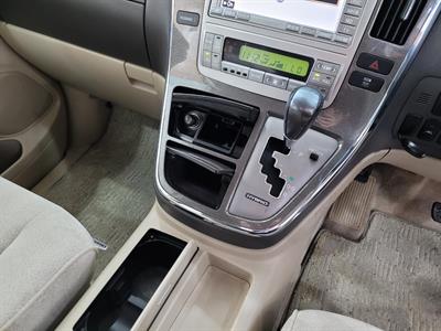 2007 Toyota Alphard - Thumbnail