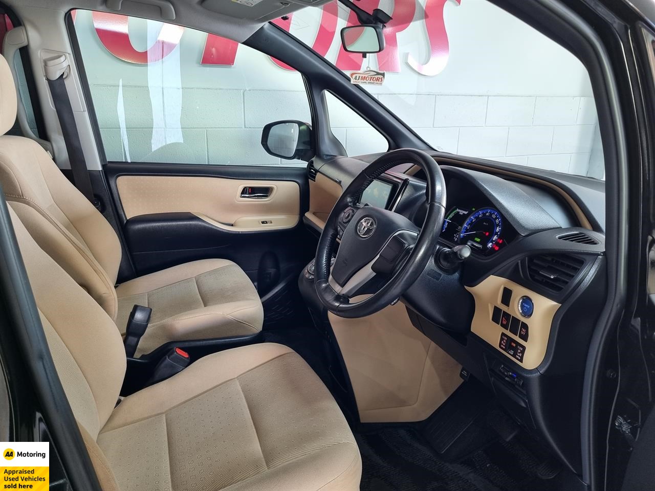 2014 Toyota Noah