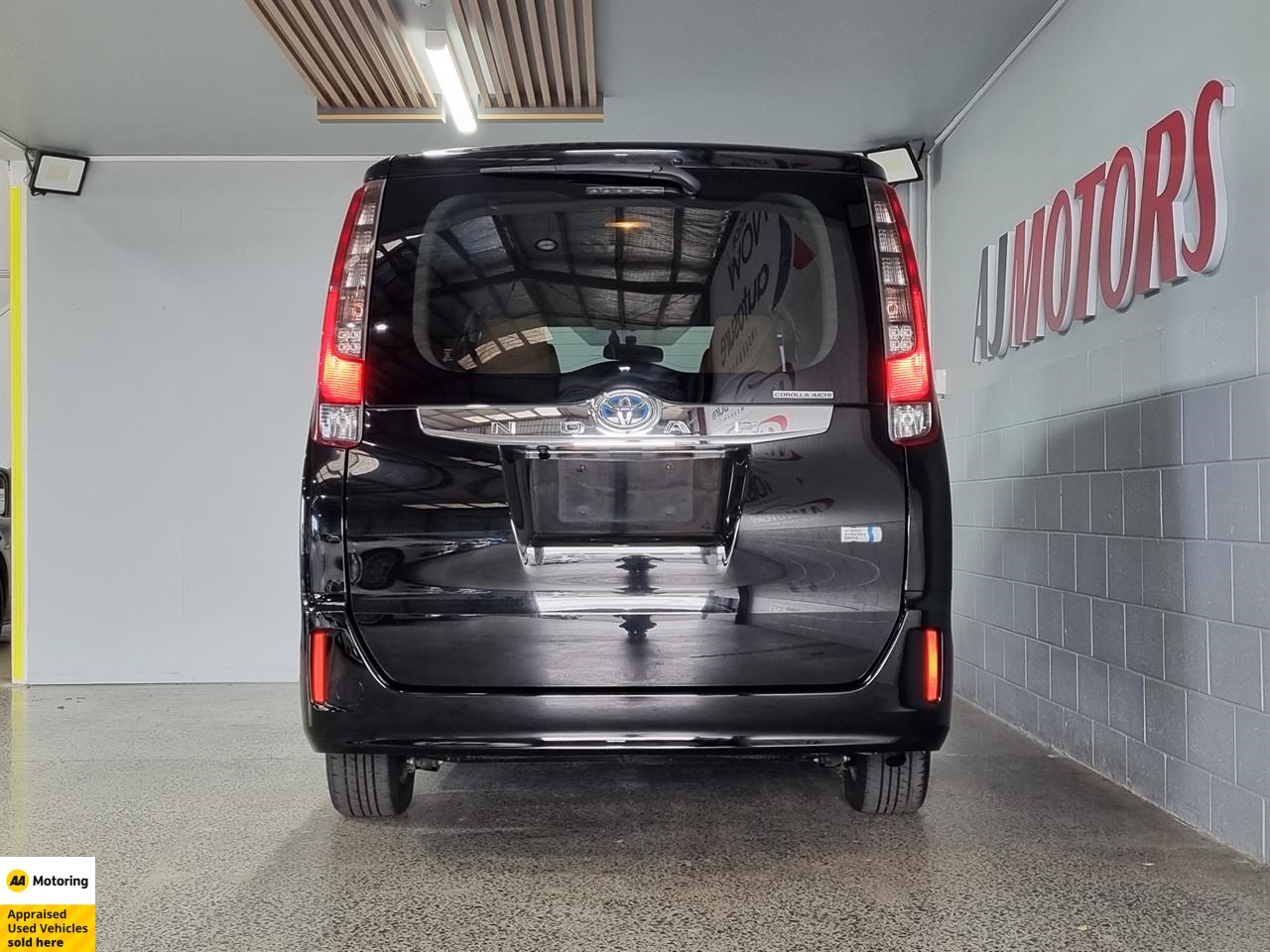 2014 Toyota Noah