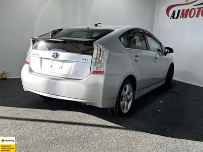 2011 Toyota Prius - Thumbnail