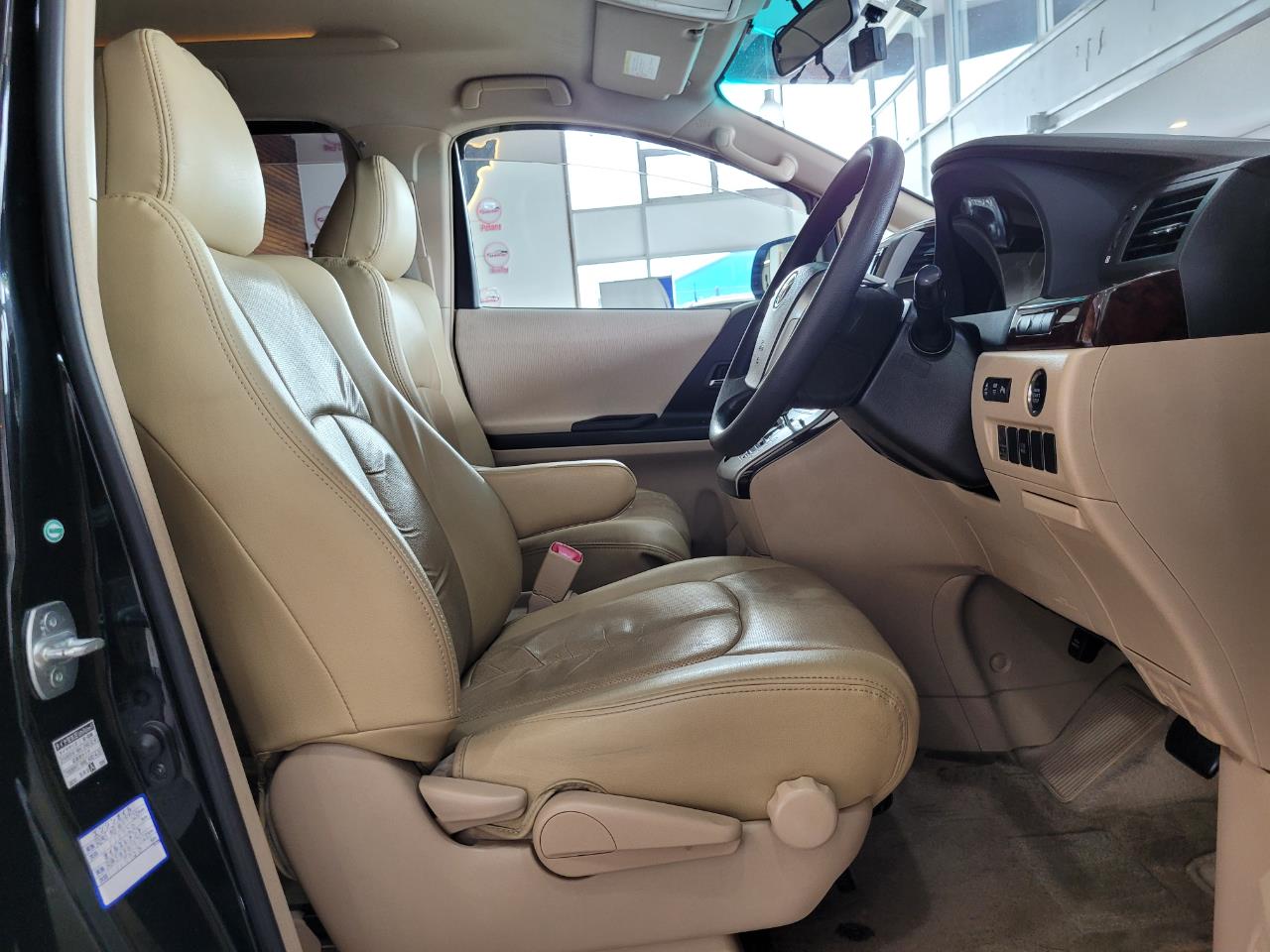 2014 Toyota Vellfire