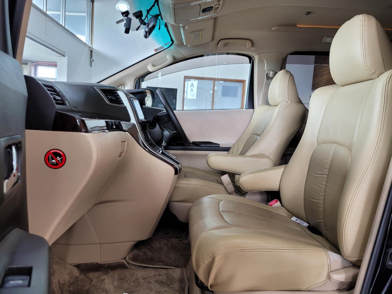 2014 Toyota Vellfire