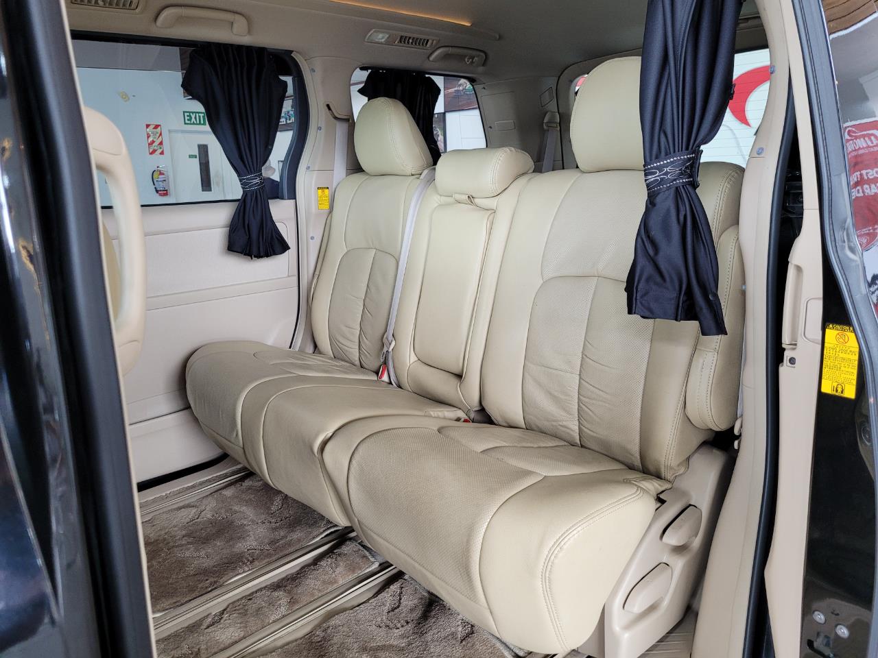 2014 Toyota Vellfire