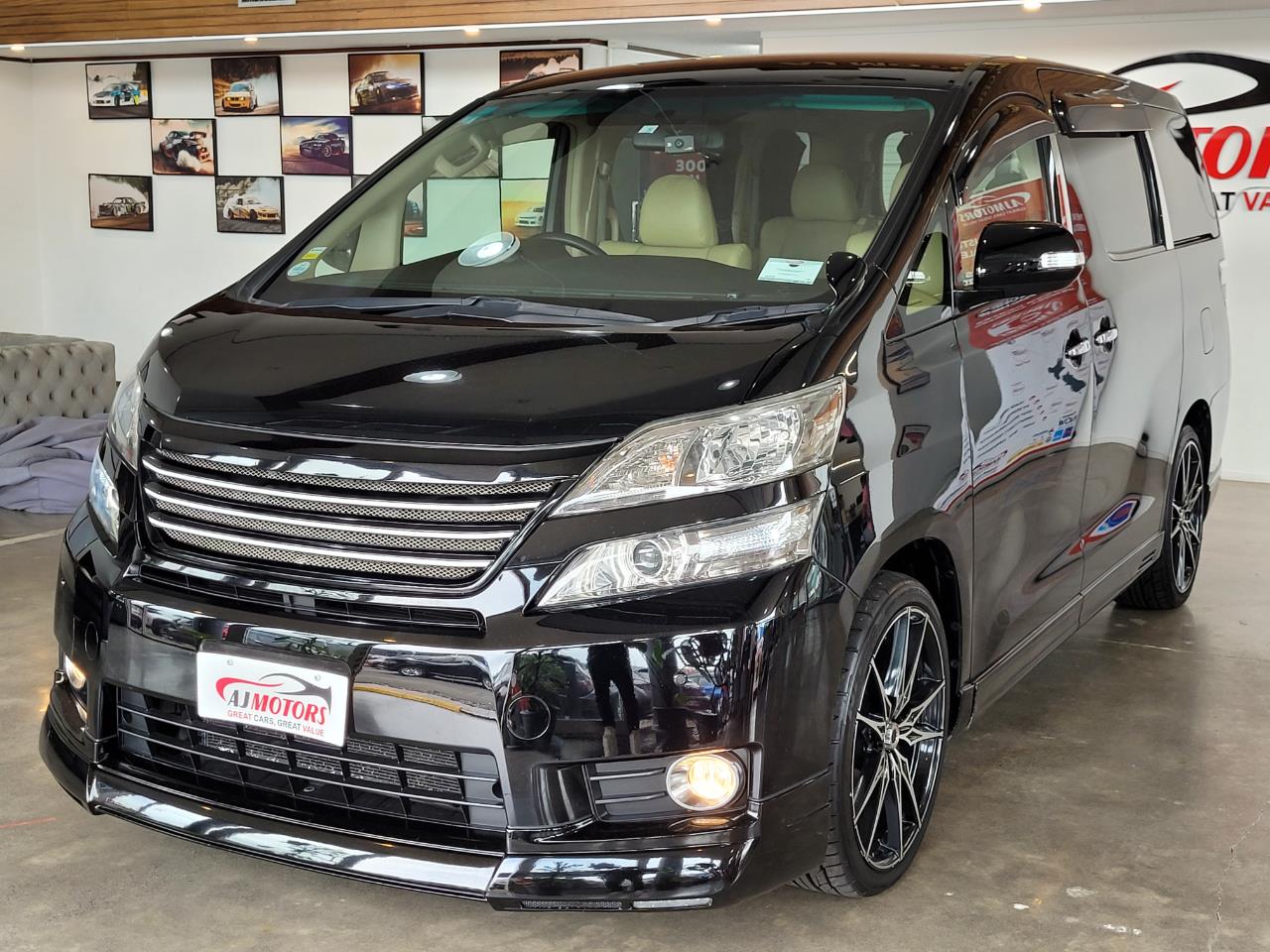 2014 Toyota Vellfire