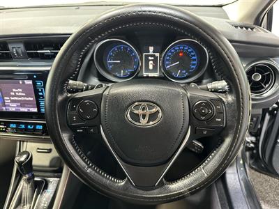 2018 Toyota Corolla - Thumbnail