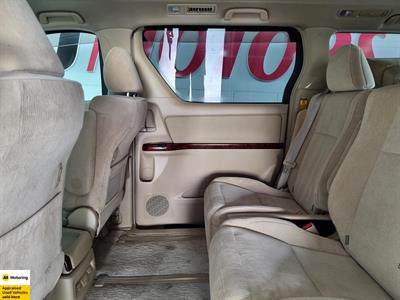 2010 Toyota Alphard - Thumbnail