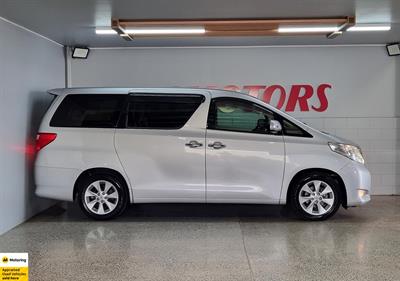 2010 Toyota Alphard - Thumbnail