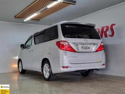 2010 Toyota Alphard - Thumbnail