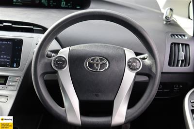 2013 Toyota Prius - Thumbnail