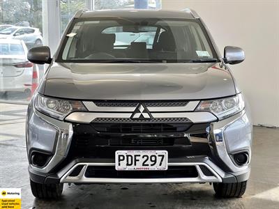 2022 Mitsubishi Outlander - Thumbnail