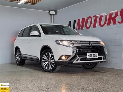 2019 Mitsubishi Outlander - Thumbnail