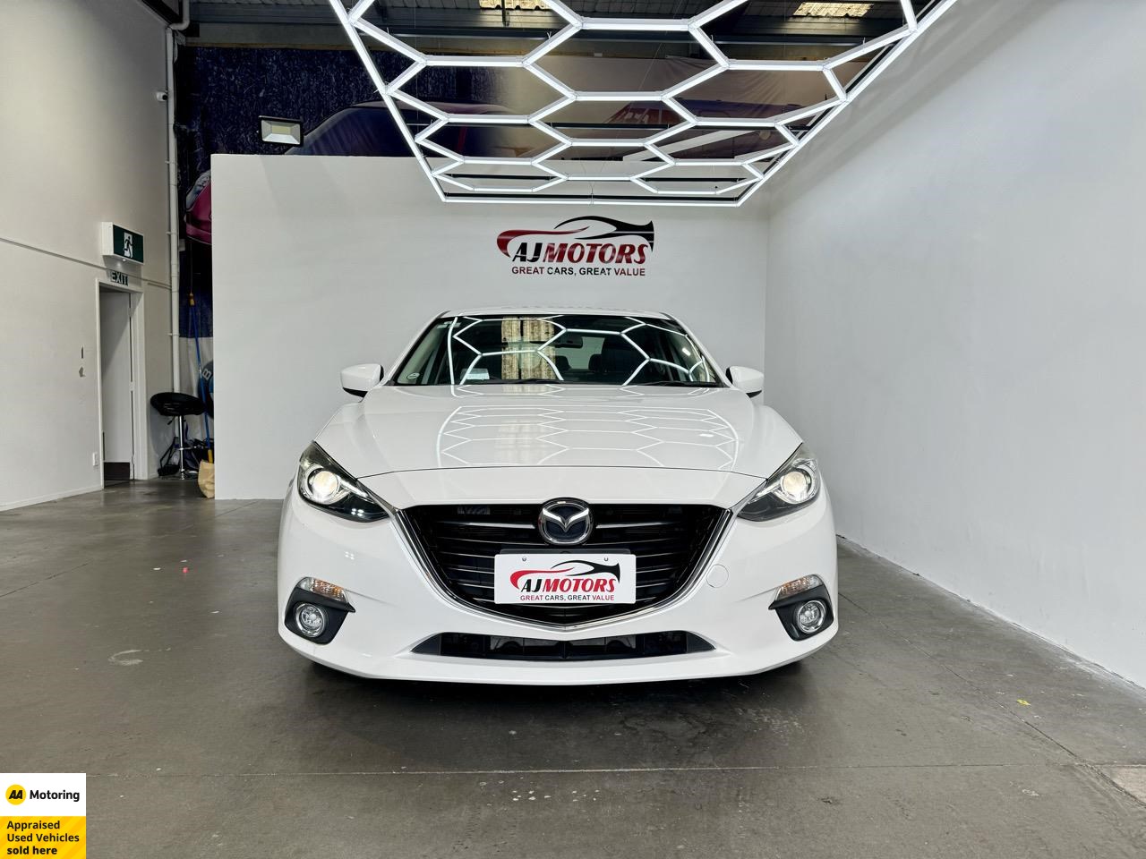 2014 Mazda Axela