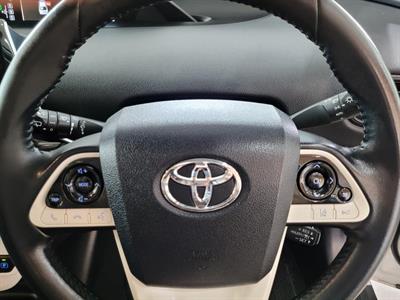 2018 Toyota Prius - Thumbnail