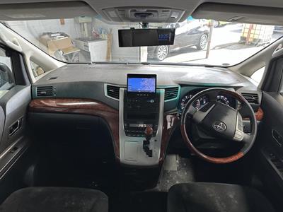 2011 Toyota Vellfire - Thumbnail