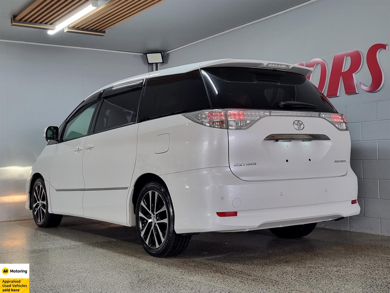 2015 Toyota Estima