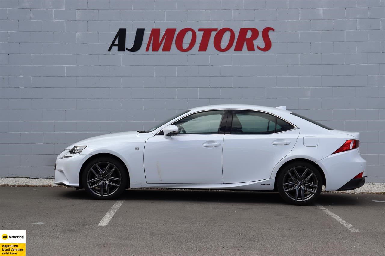 2013 Lexus IS 300h