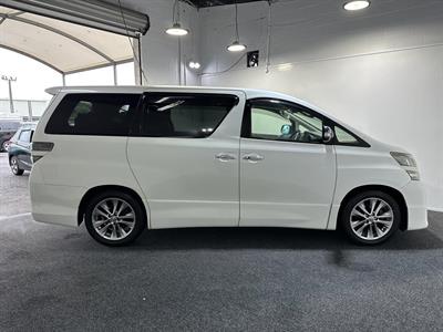 2011 Toyota Vellfire - Thumbnail