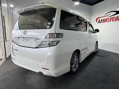 2011 Toyota Vellfire - Thumbnail