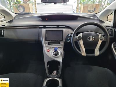 2013 Toyota Prius - Thumbnail