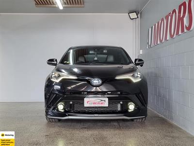 2017 Toyota C-HR - Thumbnail