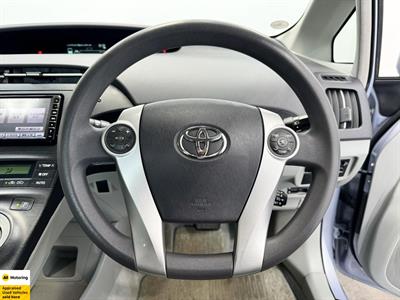 2010 Toyota Prius - Thumbnail