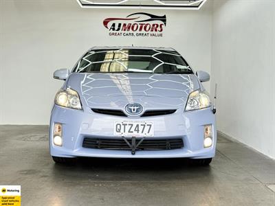 2010 Toyota Prius - Thumbnail