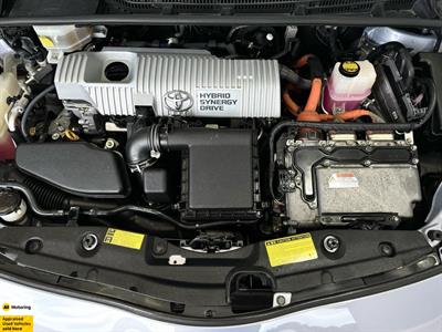 2010 Toyota Prius - Thumbnail