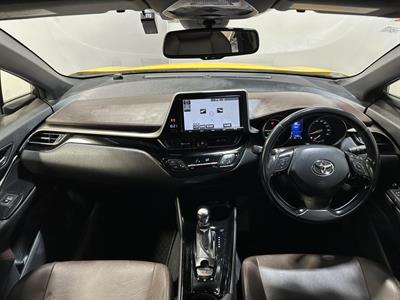 2017 Toyota C-HR - Thumbnail