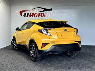 2017 Toyota C-HR - Thumbnail