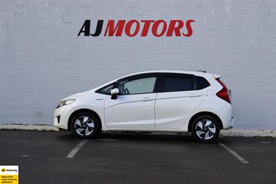 2015 Honda Fit Hybrid - Thumbnail