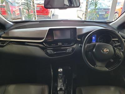 2017 Toyota C-HR - Thumbnail