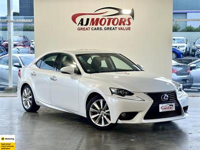 2014 Lexus IS 300h