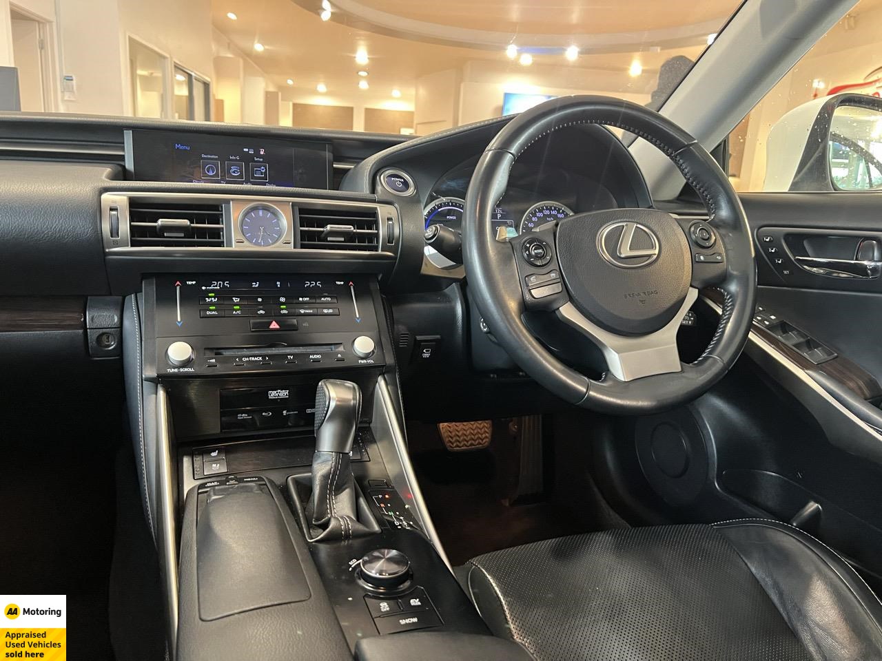 2014 Lexus IS 300h