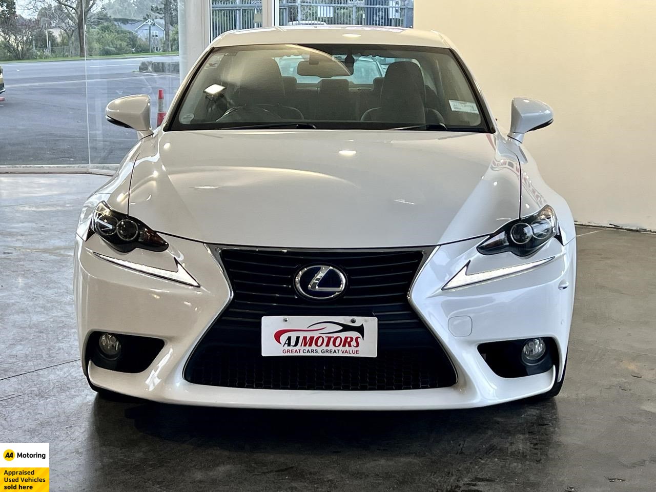 2014 Lexus IS 300h