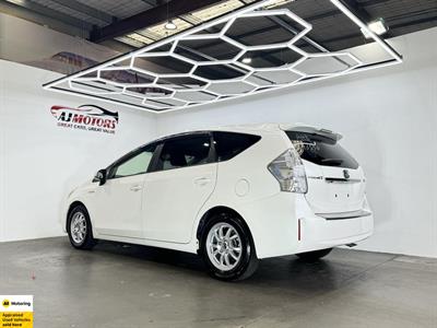 2013 Toyota Prius - Thumbnail