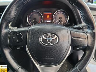 2012 Toyota Auris - Thumbnail
