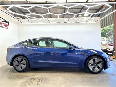 2022 Tesla Model 3 - Thumbnail