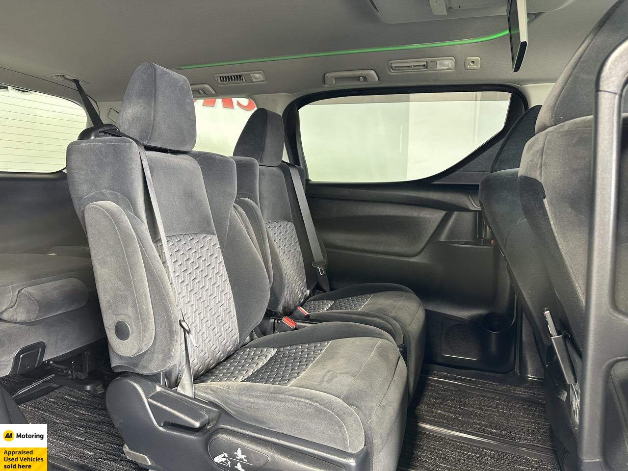 2015 Toyota Vellfire