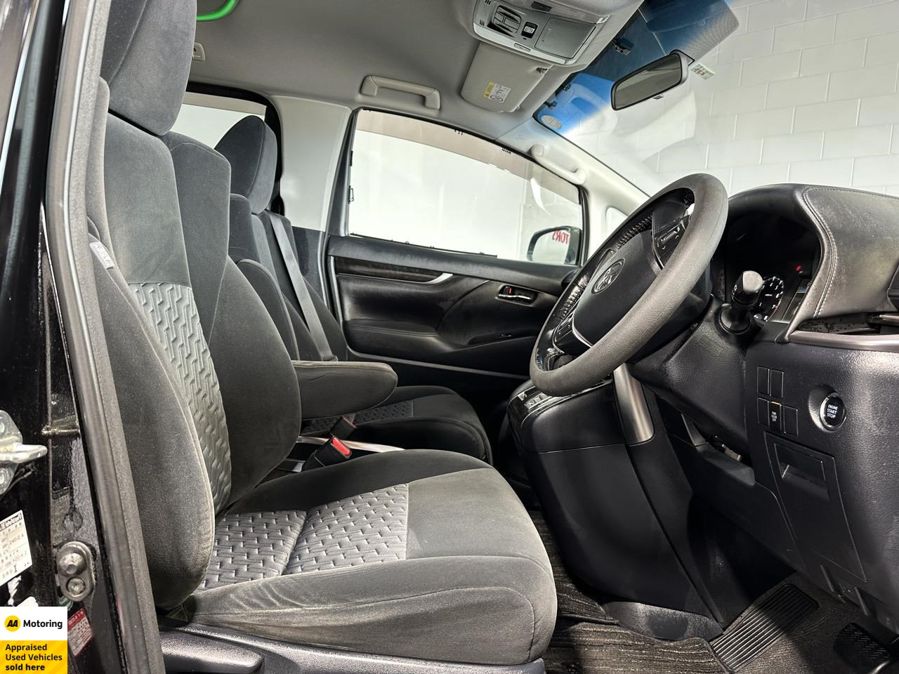 2015 Toyota Vellfire