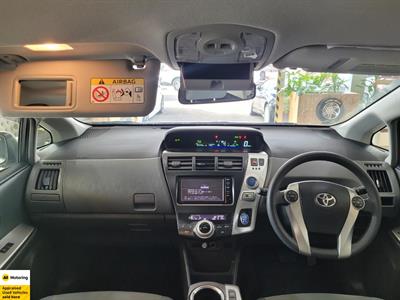 2014 Toyota Prius Alpha - Thumbnail