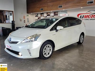 2014 Toyota Prius Alpha - Thumbnail