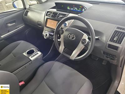 2014 Toyota Prius - Thumbnail